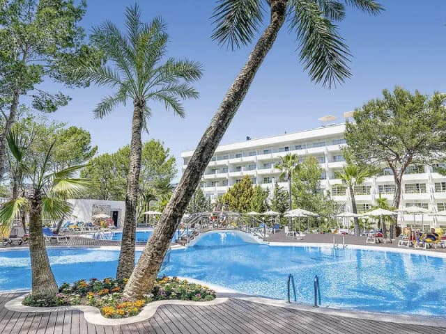 Najlepsze hotele na Majorce dla rodzin z dziećmi – uniknij rozczarowań Najlepsze hotele na Majorce dla rodzin z dziećmi – uniknij rozczarowań